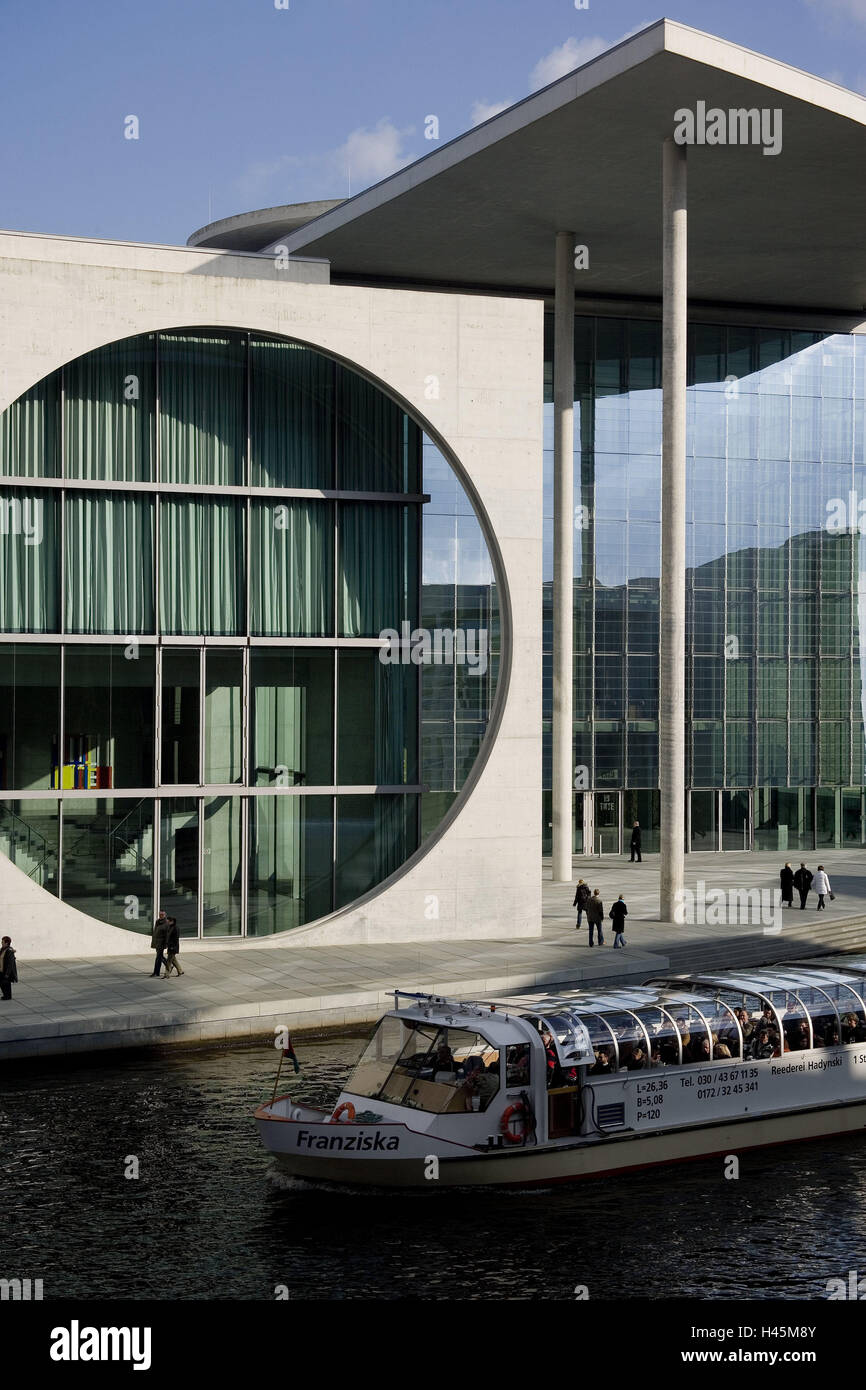 Germania, Berlino, il Bundestag, Marie-Elisabeth-Lüders-Haus, sul fiume Spree, nave, dettaglio, l'Europa, la città capitale, luogo di interesse, Spree bow, quartiere governativo, shipwright il terrapieno, bridge, architettura, edilizia, Lüdersblock, cemento esposte, rotunda, il Parlamento library, libreria, la persona al di fuori, vacanza nave, Foto Stock