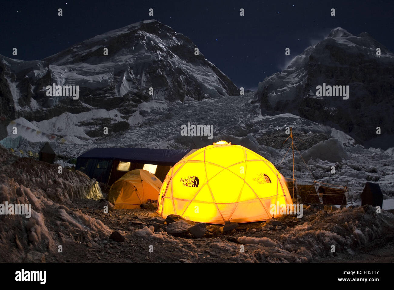Il Nepal, Solo Khumbu, regione Everest, il campo base Everest, tende, illuminazione, Foto Stock