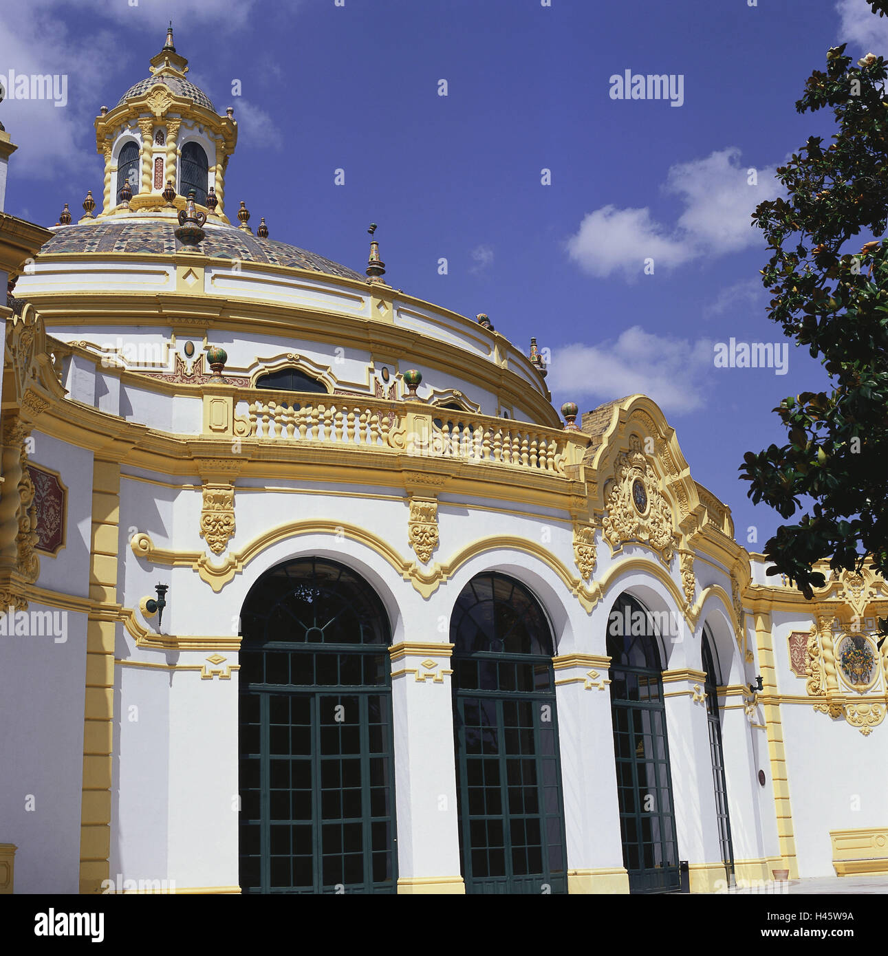 Spagna, Andalusia, Siviglia, Teatro Lope de Vega, dettaglio, l'Europa, la città di destinazione, luogo di interesse, cultura, edificio, struttura, architettura, teatro, edificio teatrale, facciata, splendidamente, stile architettonico, fuori, la soleggiata e deserta, Foto Stock