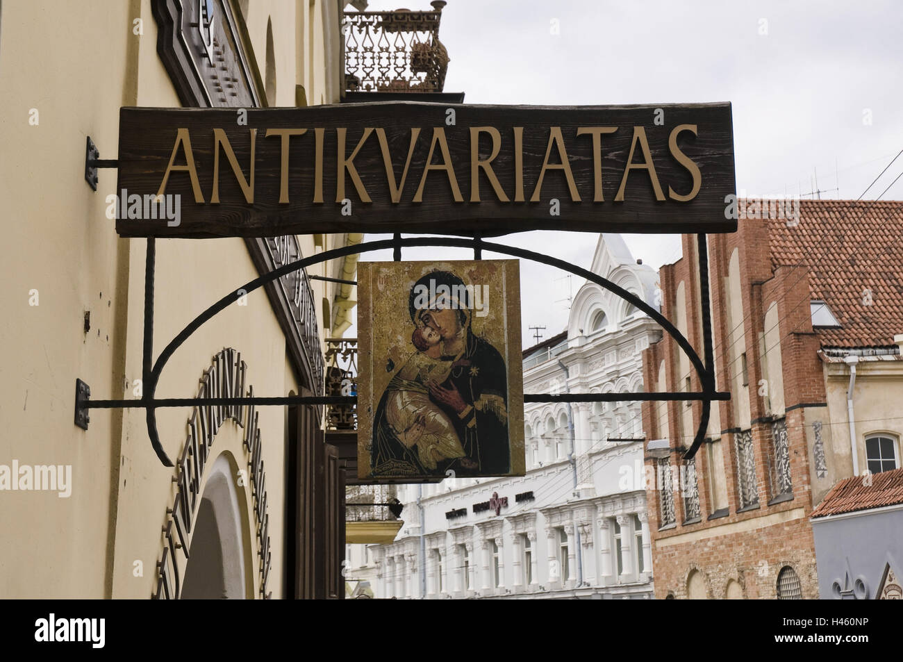 La Lituania, Vilnius, Città Vecchia, di seconda mano bookshop, dettaglio, segno, Madonna, Foto Stock