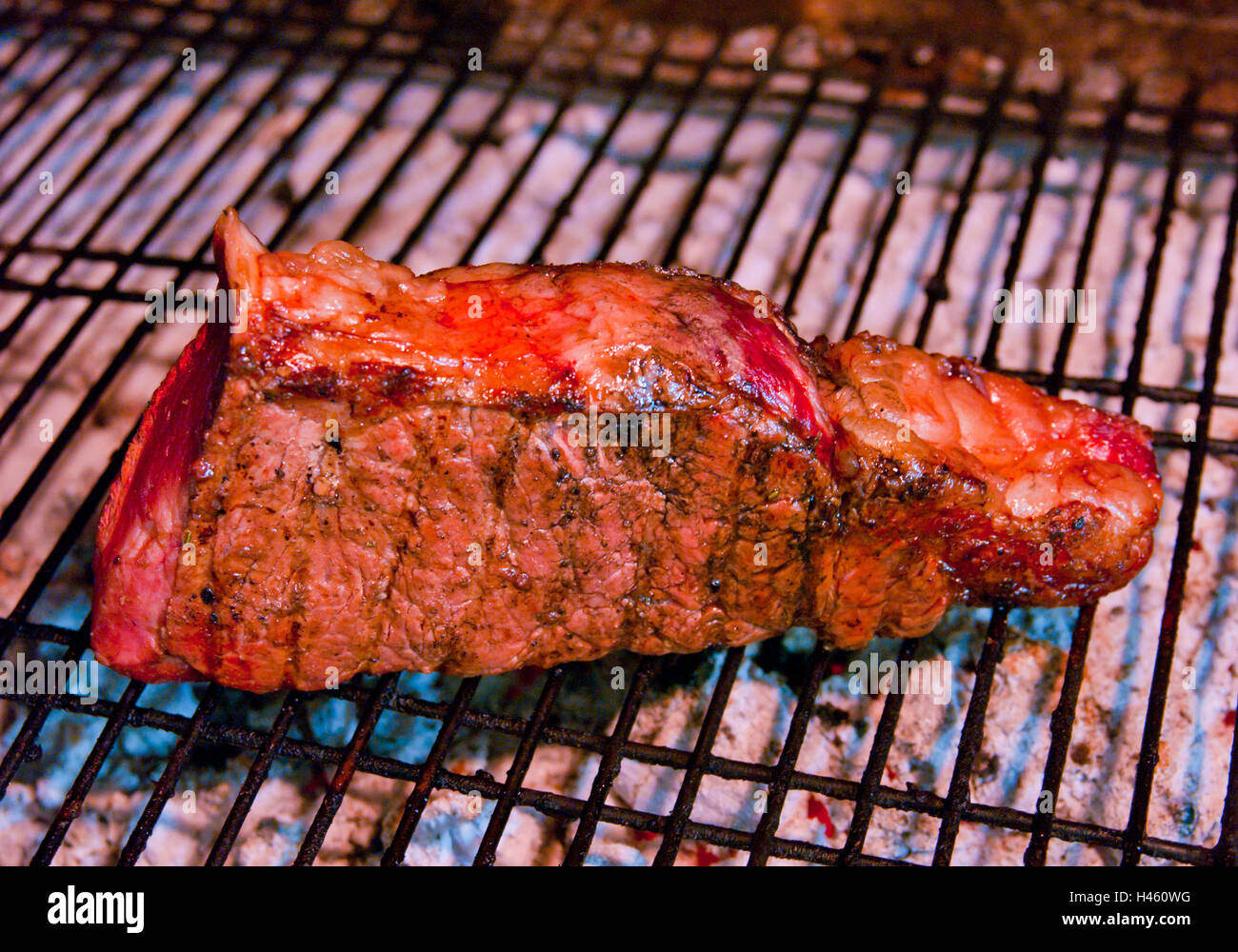 Filetto alla griglia bistecca sul fuoco del barbeque Foto Stock