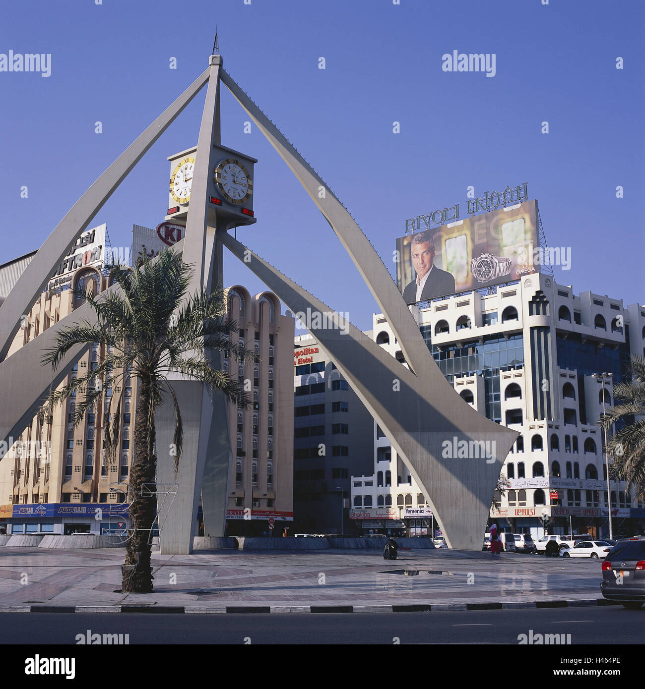 Emirati Arabi Uniti Dubai, Deira, Clock Tower, palm, VAE, la città di destinazione, edilizia, architettura, architettura, cCastle, torre, monumento, un punto di riferimento, luogo di interesse, rotonda, automobili, estremamente, alberghi Foto Stock