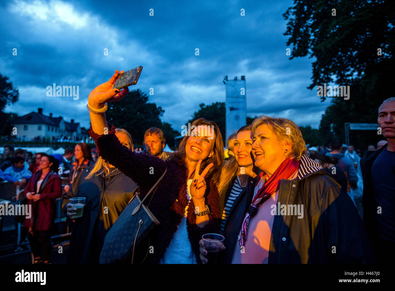 Uomo politico, Primo ministro di Norvegia e leader del Partito conservatore (Høyre) Erna Solberg assiste il Cloud Nine Festival 2016. Foto Stock