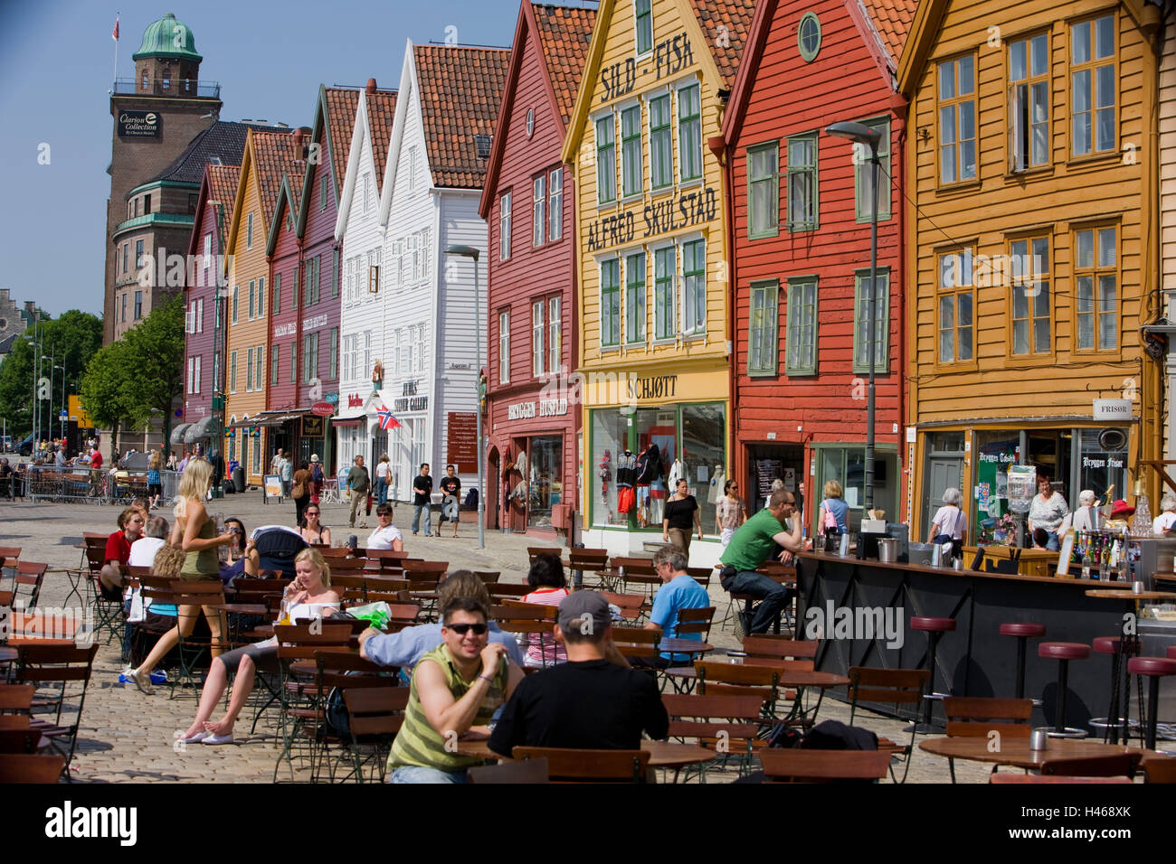 Norvegia Hordaland, Bergen (città), Bryggen, street cafe, turistico, Foto Stock