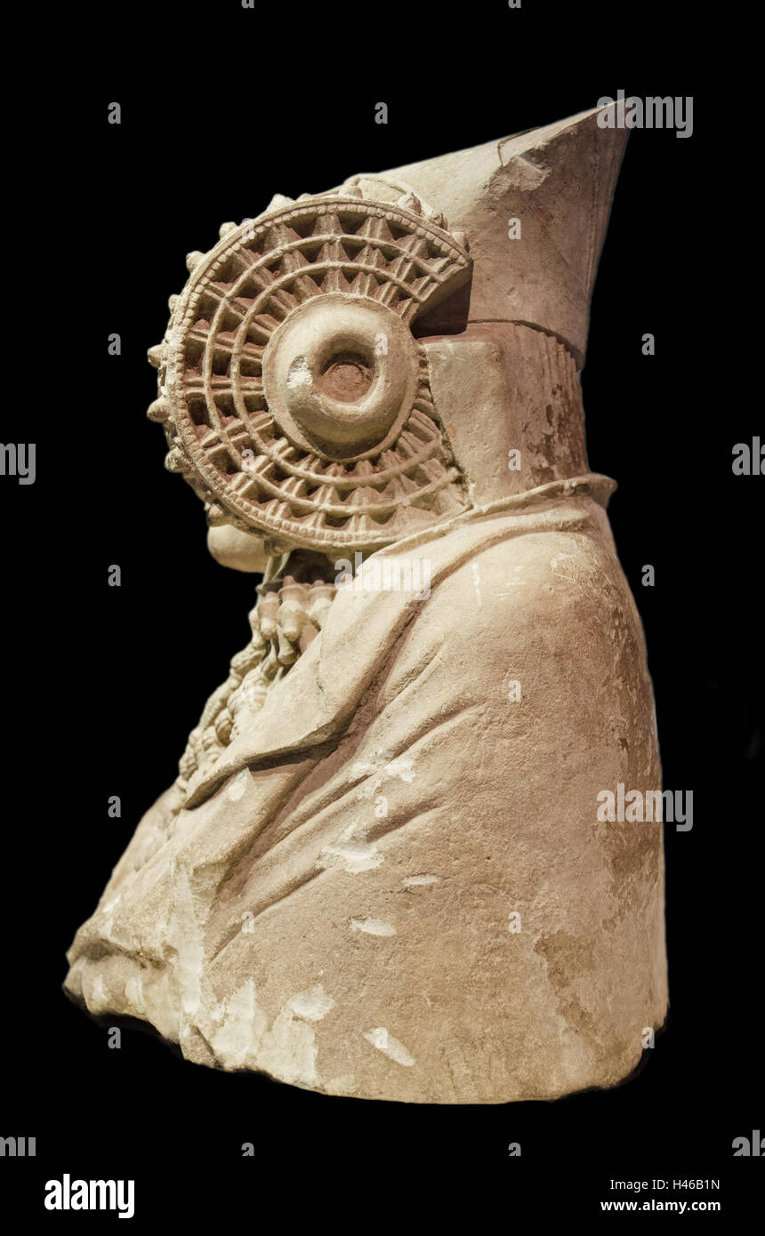 MADRID, Spagna - circa 2014: Dama di Elche nero su sfondo isolato è il pezzo più importante di arte iberica Foto Stock