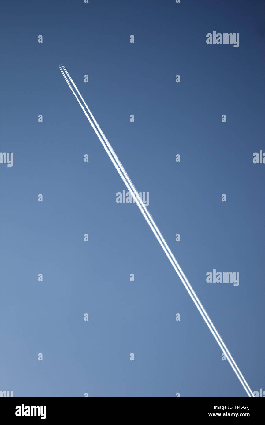 Cielo blu, contrails, chiaro, le scie di condensazione, aviazione, volo, volare, Foto Stock