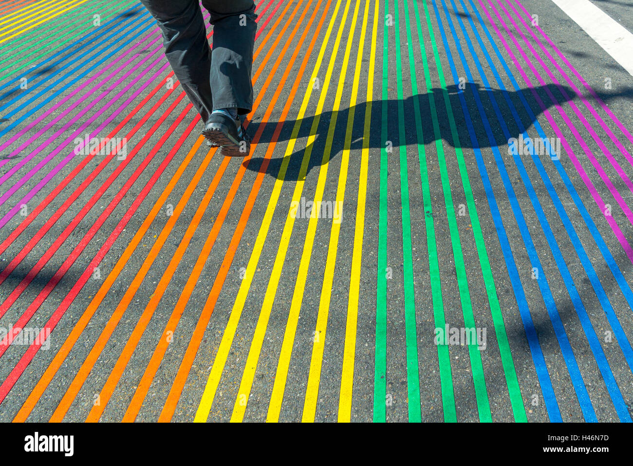 Crosswalk nel distretto di Castro, San Francisco, Stati Uniti d'America Foto Stock