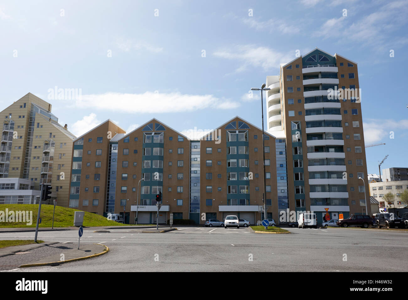 Nuovi edifici di appartamenti in saebraut reykjavik Islanda Foto Stock