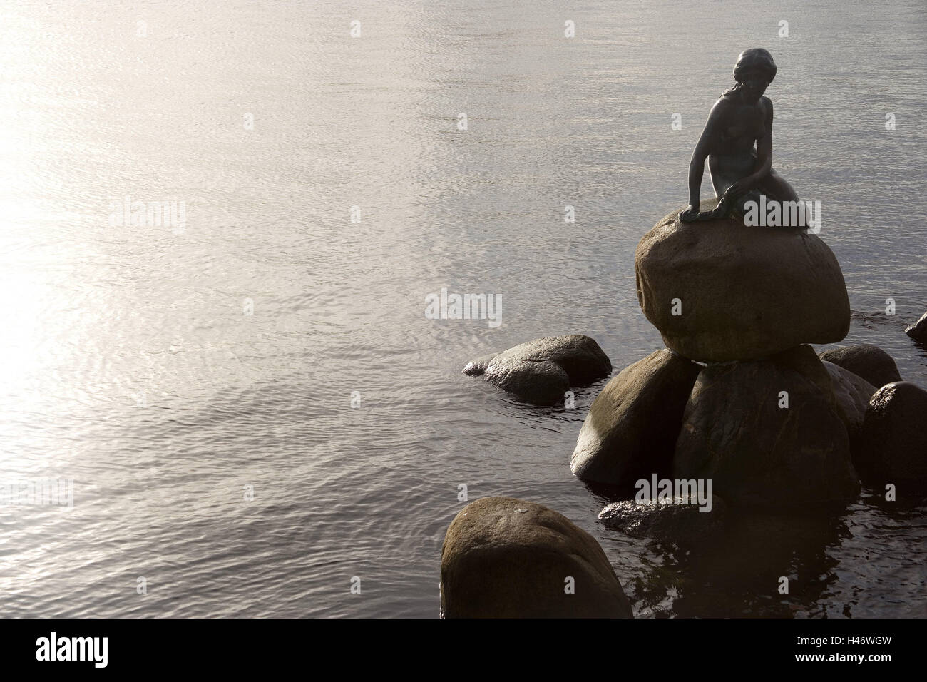 Danimarca, Copenaghen, piccolo mermaid, capitale, costa, bank promenade, bile, bronzo figura, Lille Havfrue, scultura, landmark, attrazione turistica, luogo di interesse, destinazione, turismo, Foto Stock