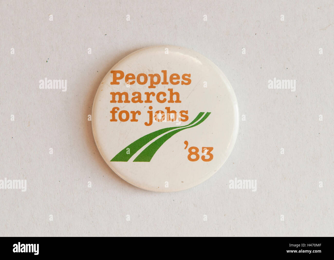 I popoli marzo per i lavori, pin distintivo utilizzare 1983 HOMER SYKES Foto Stock