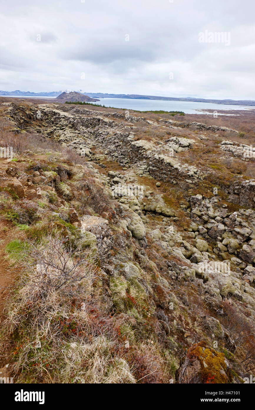 Fessure nelle placche continentali a Thingvellir parco nazionale di Islanda Foto Stock