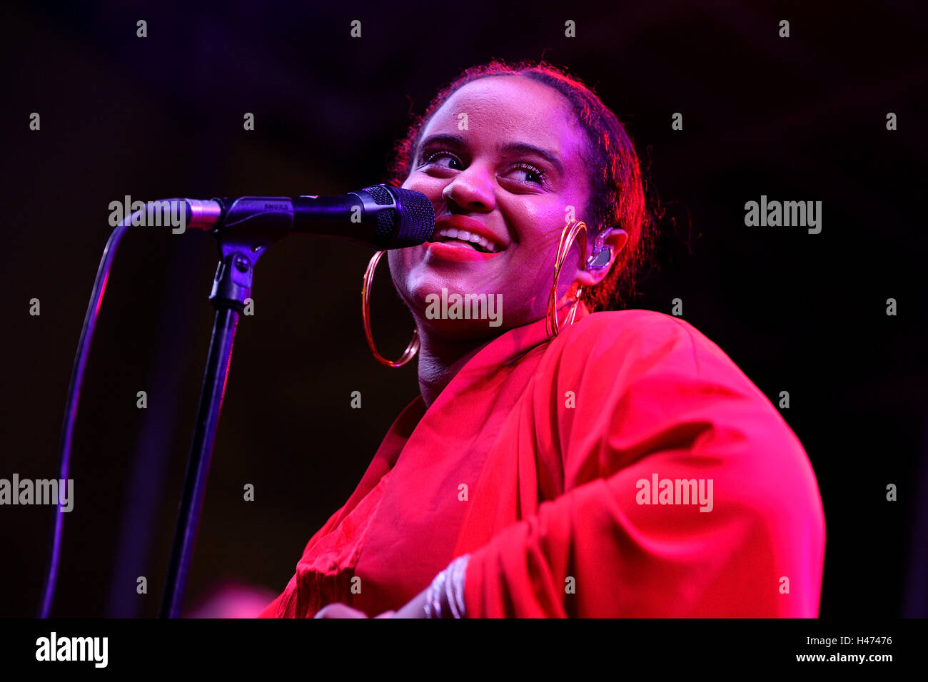 Barcellona - Sep 23: Seinabo Sey (soul pop singer ha firmato per Universal Music etichetta) esegue a Barcellona Accio musicale (BAM). Foto Stock