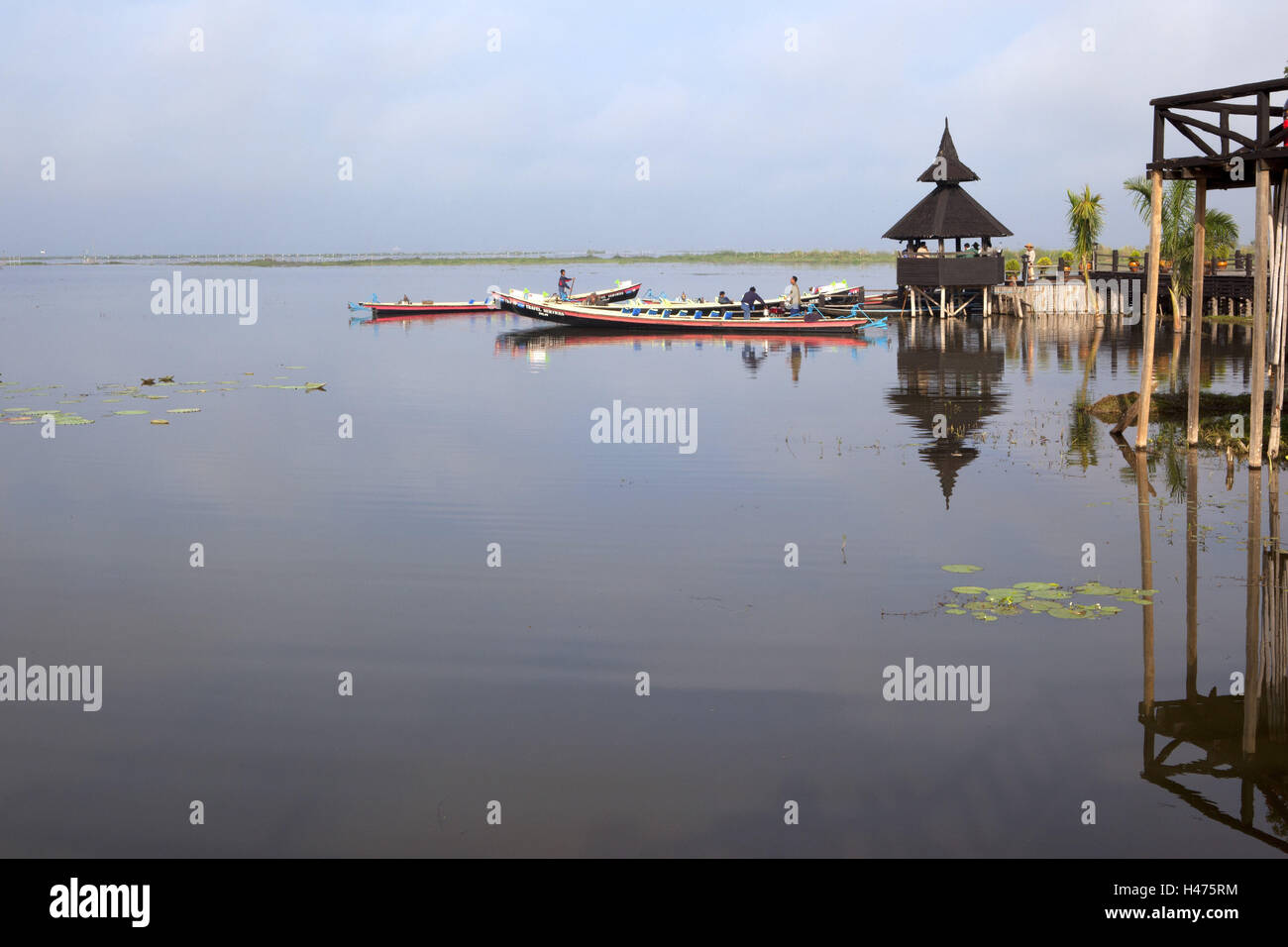 Myanmar, stivali sul Lago Inle, Foto Stock