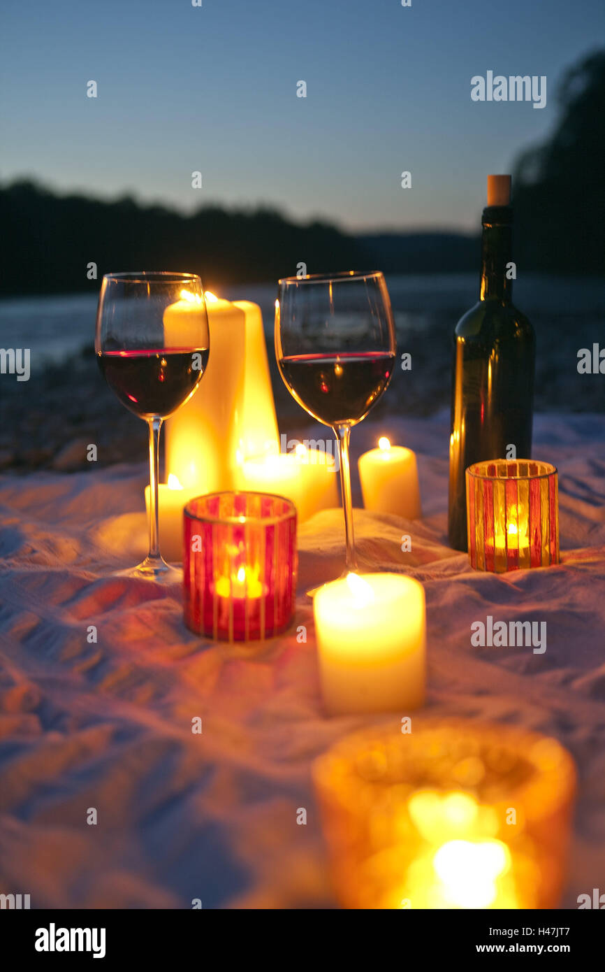 Bicchieri di vino, a lume di candela, sera, Foto Stock