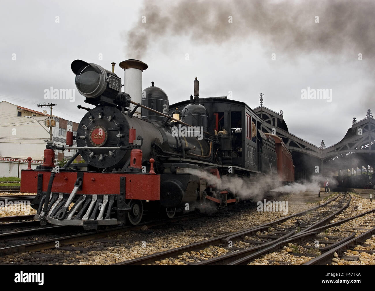 Il Brasile, Sao Joao del Rei, stazione ferroviaria, locomotiva a vapore, Sud America, sezione, tracce di piccole dimensioni il tempo di passaggio, Treno, Ferrovia, locomotiva, gara, locomotiva Baldwin locomotiva Baldwin, design, storicamente, luogo di interesse, icona, in viaggio treno viaggia, viaggio in treno, sezione, nostalgia treno, Foto Stock