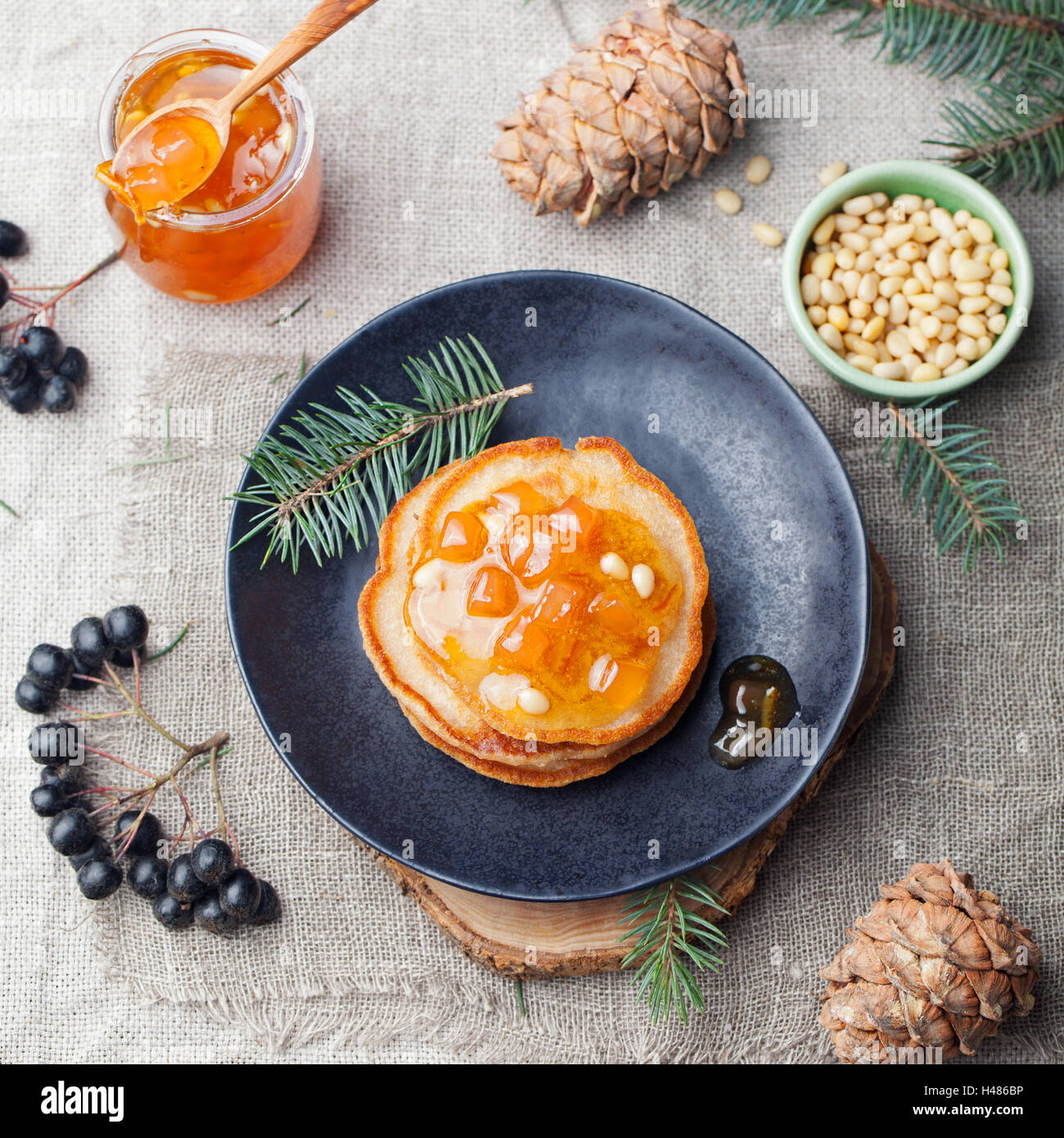 Natale inverno frittelle con pera e mandarino marmellata Foto Stock