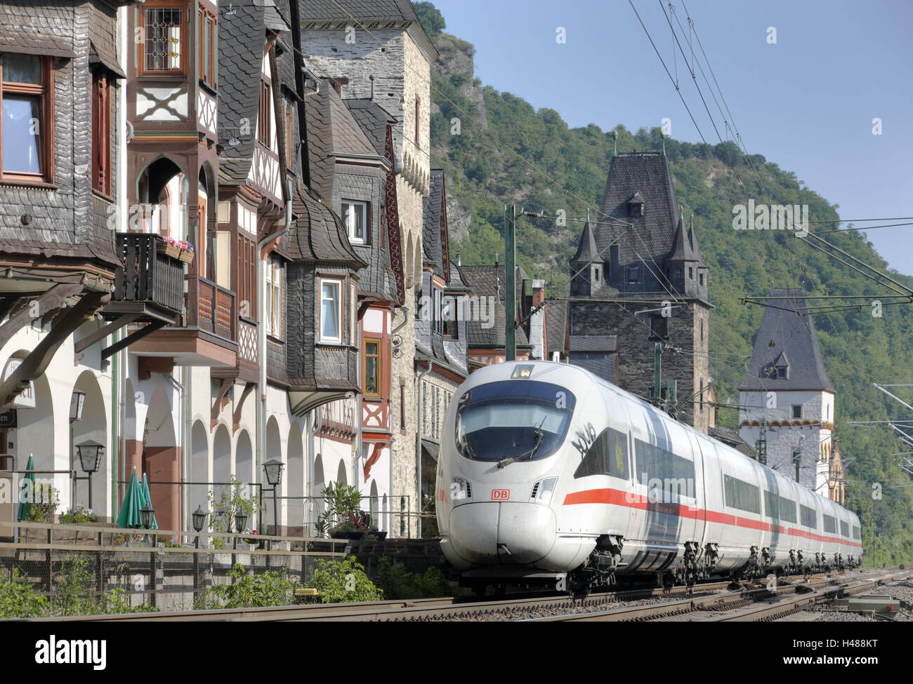 In Germania, in Renania Palatinato, Bacharach, Reno, luogo, case, treno, Foto Stock