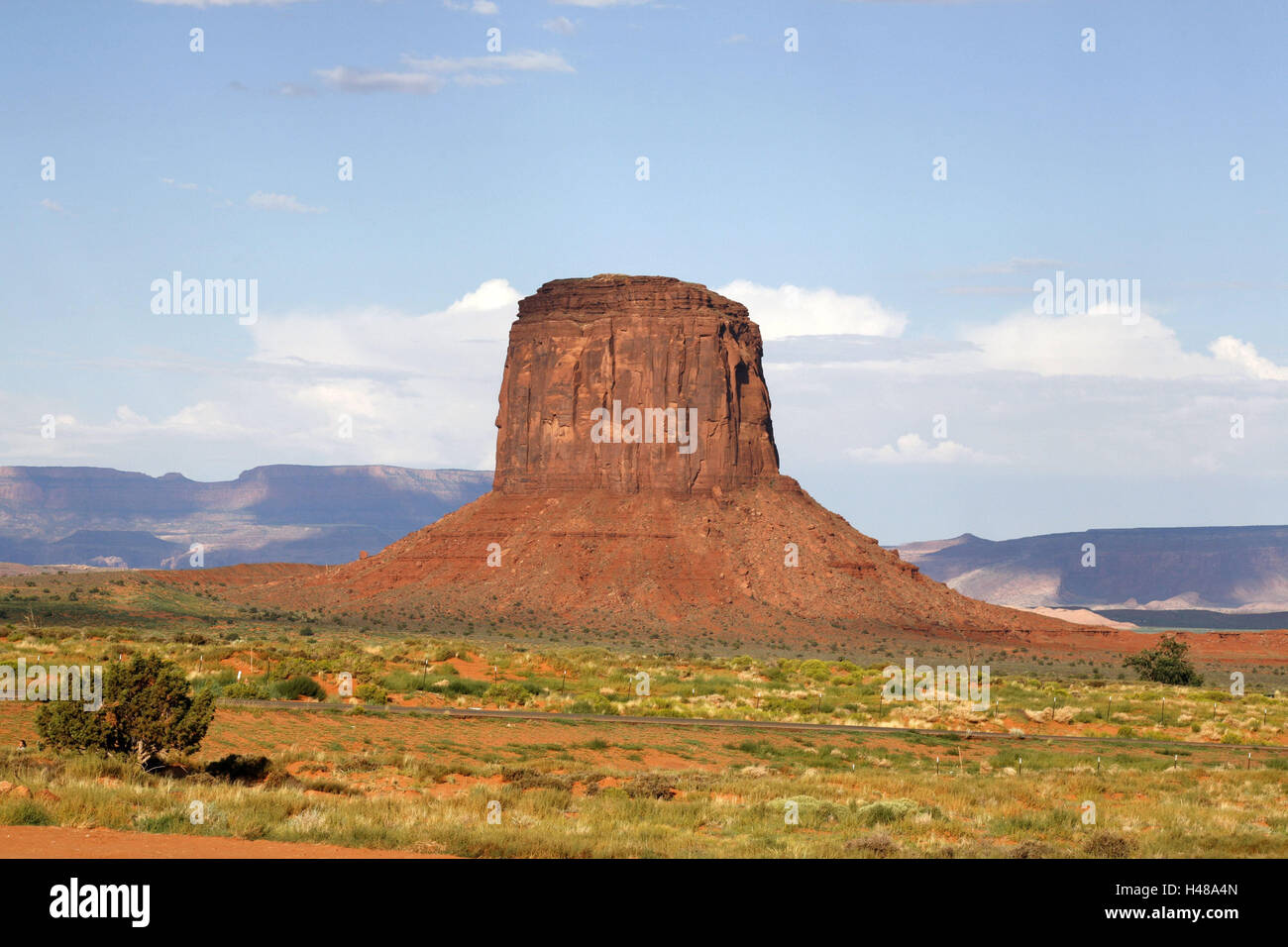 Stati Uniti d'America, Utah, Monument Valley, paesaggio, America del Nord, America, deserto montagna, formazione rock, rock, paesaggio secco, mesa, Parco Nazionale, idillio, monumento, prenotazione indiana, turismo, luogo di interesse Foto Stock