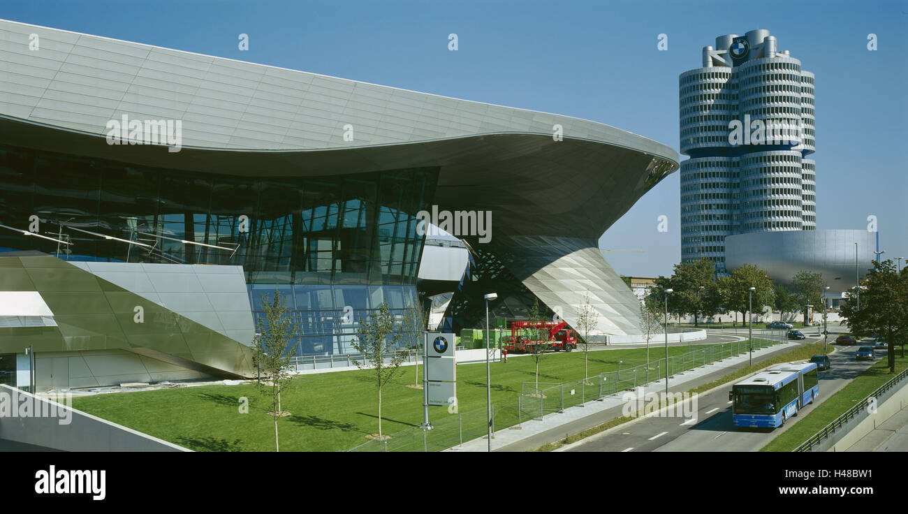 In Germania, in Baviera, Monaco di Baviera, Parco Olimpico BMW World, alto blocco ufficio, Baviera, edificio, raddoppia il cono anteriore con vetro, struttura, architettura moderna e futuristica, alto, edificio di uffici, BMW alto, la sede centrale della società, BMW, luogo di interesse, destinazione, turismo, icona, industria automobilistica, industria automobilistica, industria automobilistica, Foto Stock