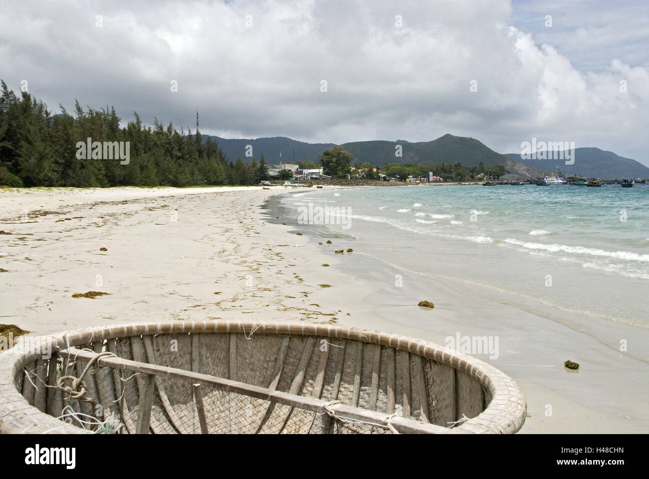 Il Vietnam, Con Son isole, paesaggi, mare, spiaggia, cesto di pesce, Foto Stock