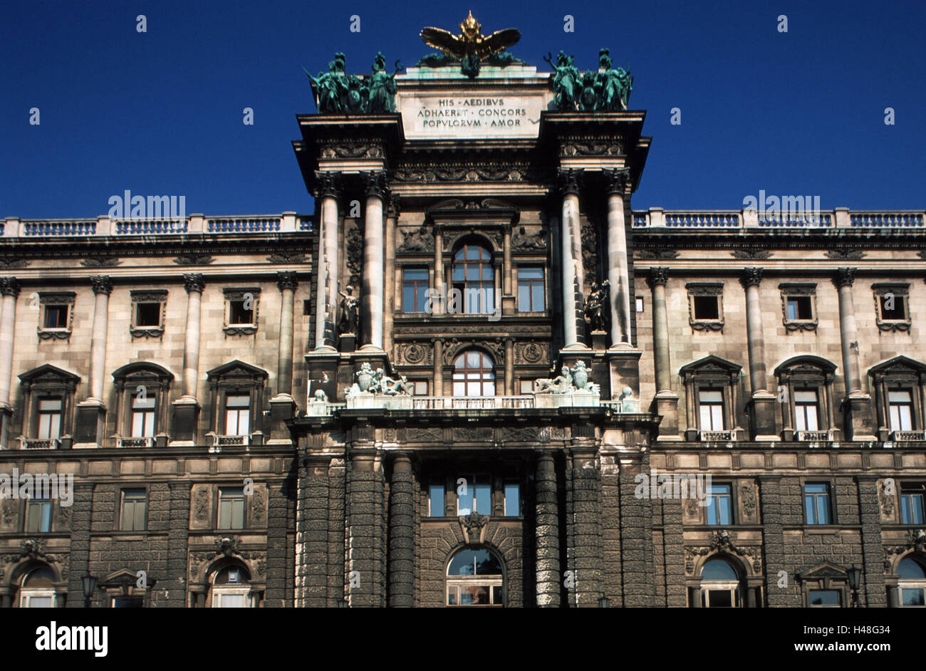 Austria, Vienna, tratto nuovo Hofburg il giardino del castello visto, Foto Stock