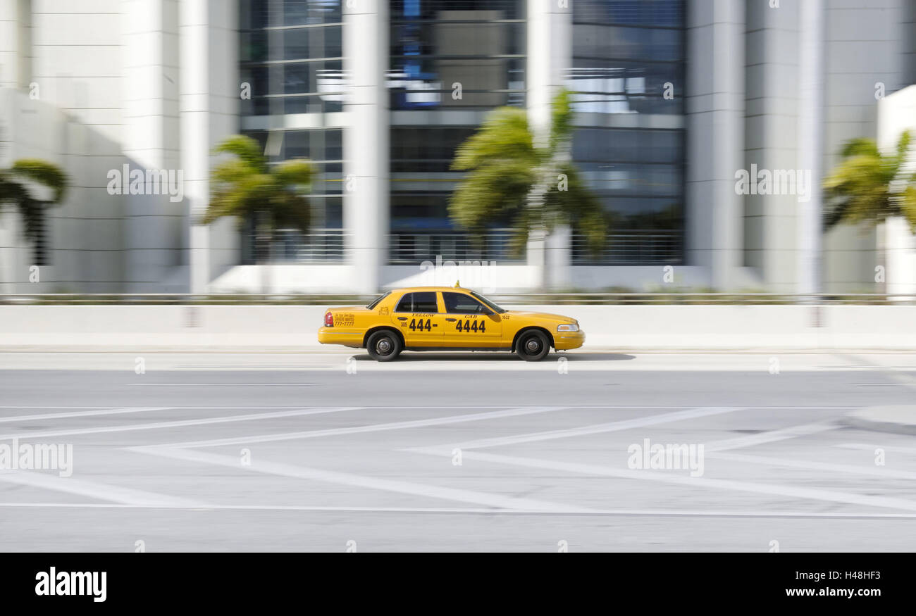 La guida il taxi, dall'aeroporto di Miami, Miami, Florida, STATI UNITI D'AMERICA, Foto Stock