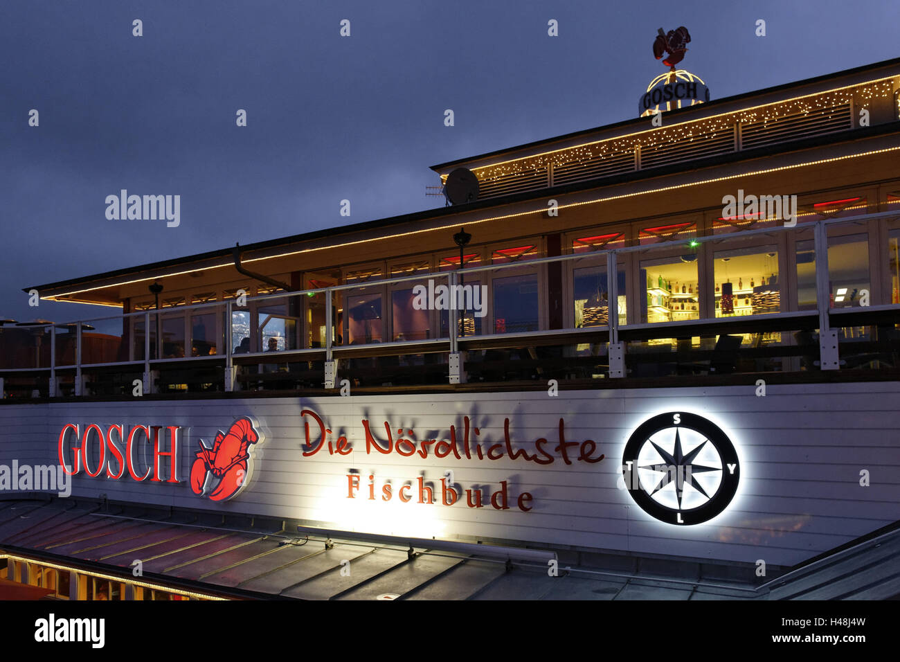 Il ristorante 'Gosch' in serata, Lister Harbour, elenco a Sylt, Schleswig Holstein, Germania, Foto Stock