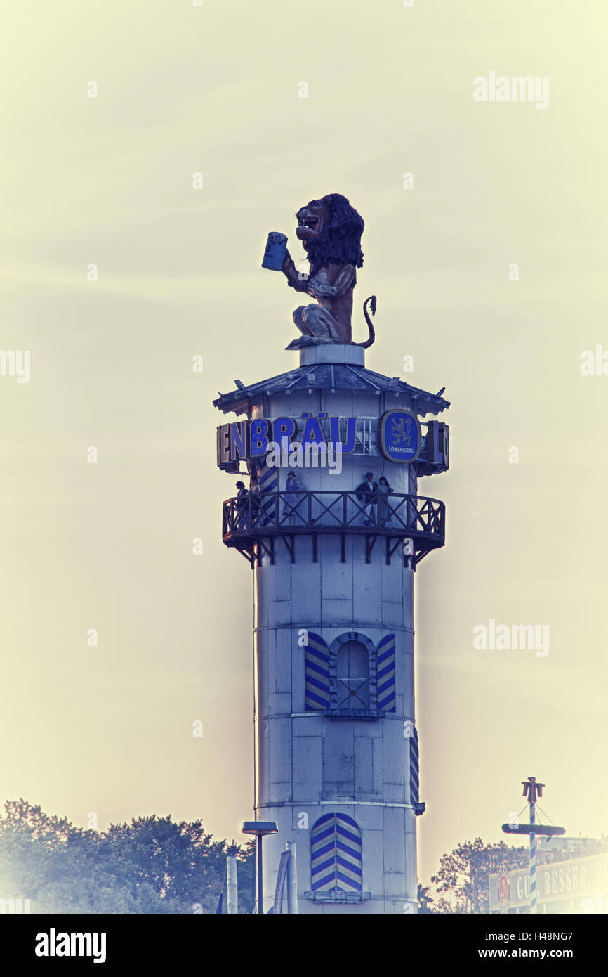 Löwenbräu tenda fissa, dettaglio leone la torre in ottobre festa a Monaco di Baviera, Foto Stock