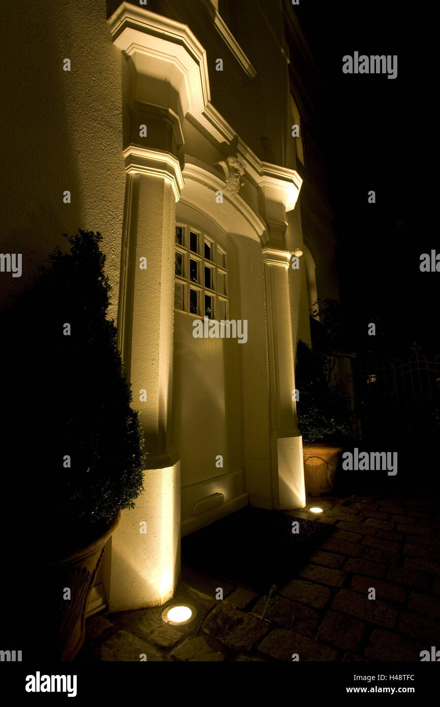 Villa, facciata, portale, illuminazione, sera, Foto Stock