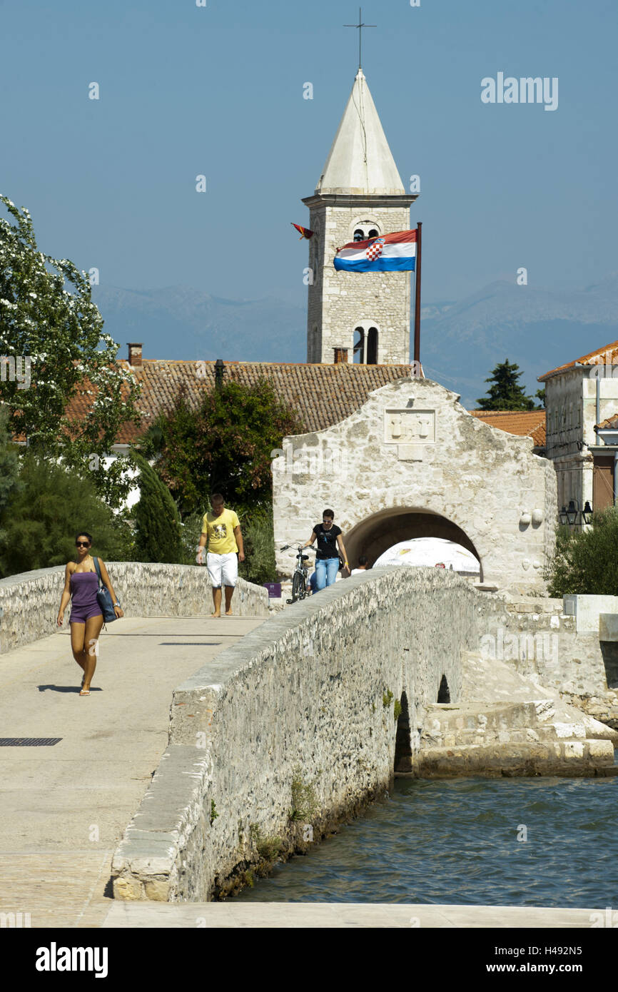 Croazia, Dalmazia, Nin, Città Vecchia, laguna, canale artificiale, isola, bridge, passante, Foto Stock