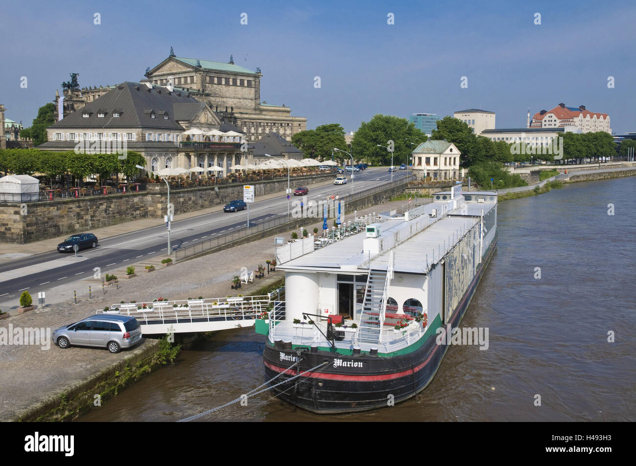Theaterkahn "Arion" prima del ristorante "Italiano piccolo villaggio', Semperoper di Dresda, Sassonia, Germania, Foto Stock