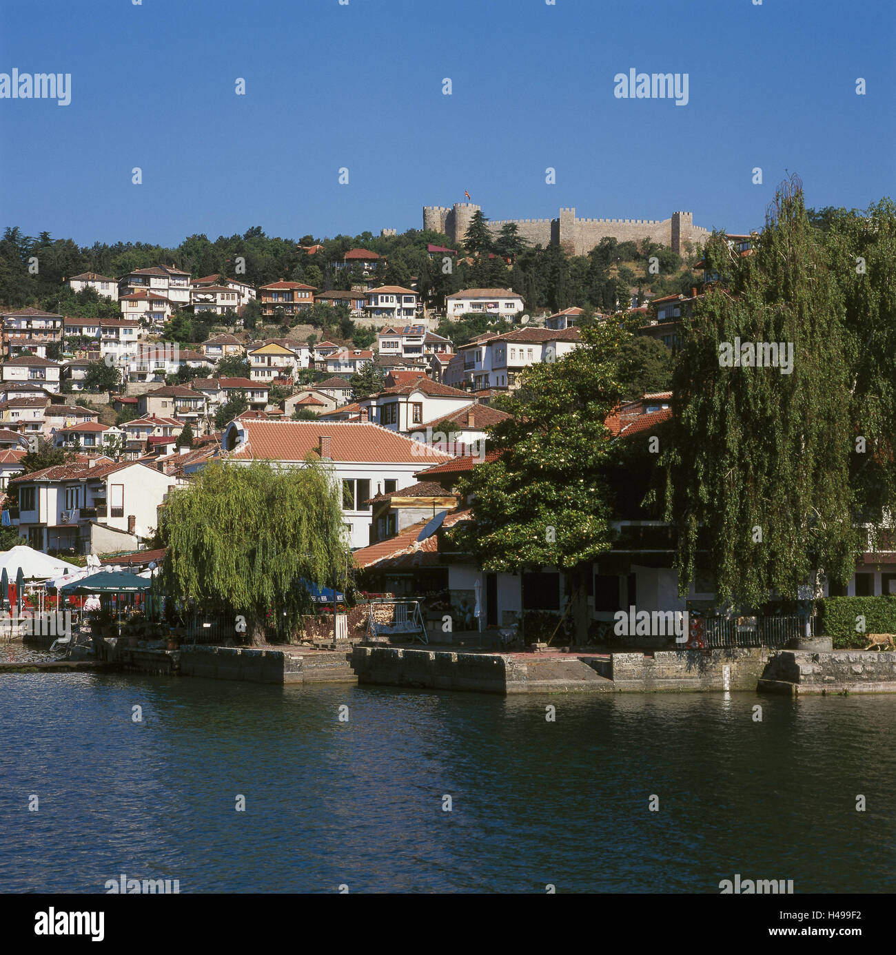 Macedonia, Ohrid, vista sulla città, sul lago, Sudest Europa, i Balcani, luogo di interesse, destinazione, città Patrimonio dell'Umanità dall'UNESCO patrimonio culturale mondiale, Lakeside, acqua, fortezza, castello, Foto Stock