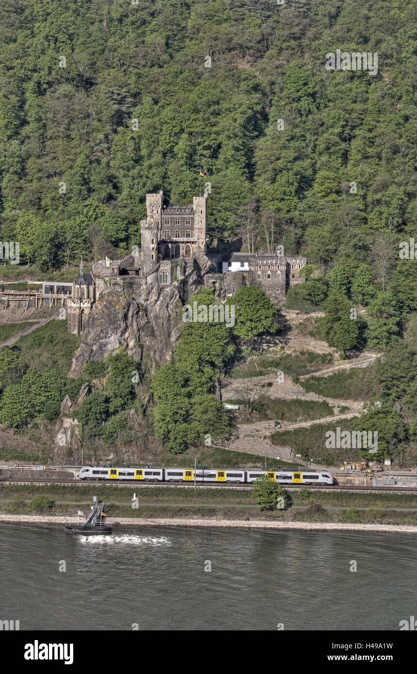 In Germania, in Renania Palatinato, castello di pietra del Reno, del castello di pietra del Reno, luogo di interesse, Bingen, Reno, castello, treno, Foto Stock