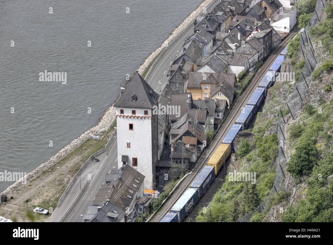 In Germania, in Renania Palatinato, San Goarshausen, Reno, luogo, fiume, montagna, rock, treno, Foto Stock