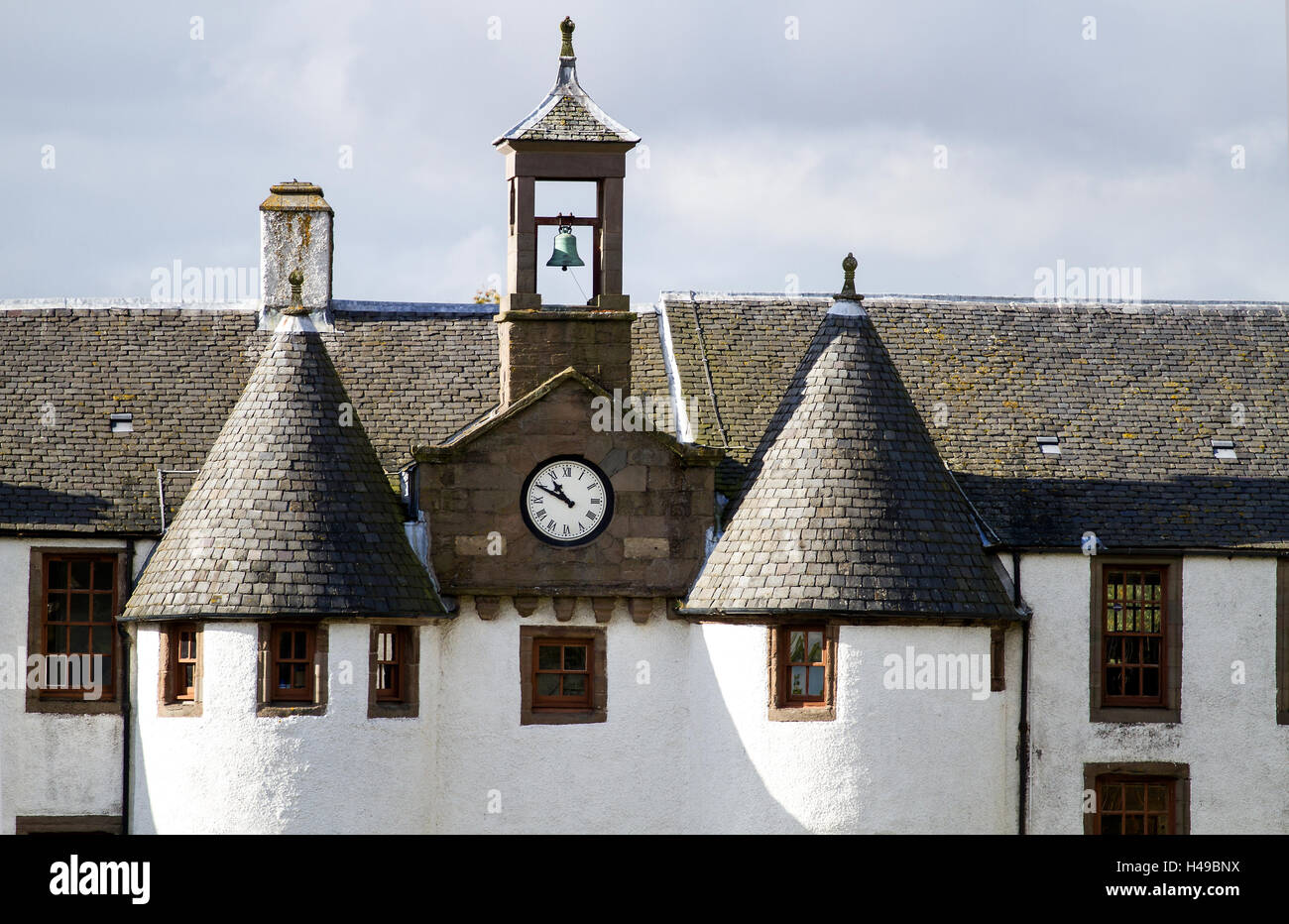Ingresso anteriore del XIII secolo Dudhope Castello costruito dalla famiglia Scrymageour (Clan Scrymgeour) a Dundee, Regno Unito Foto Stock
