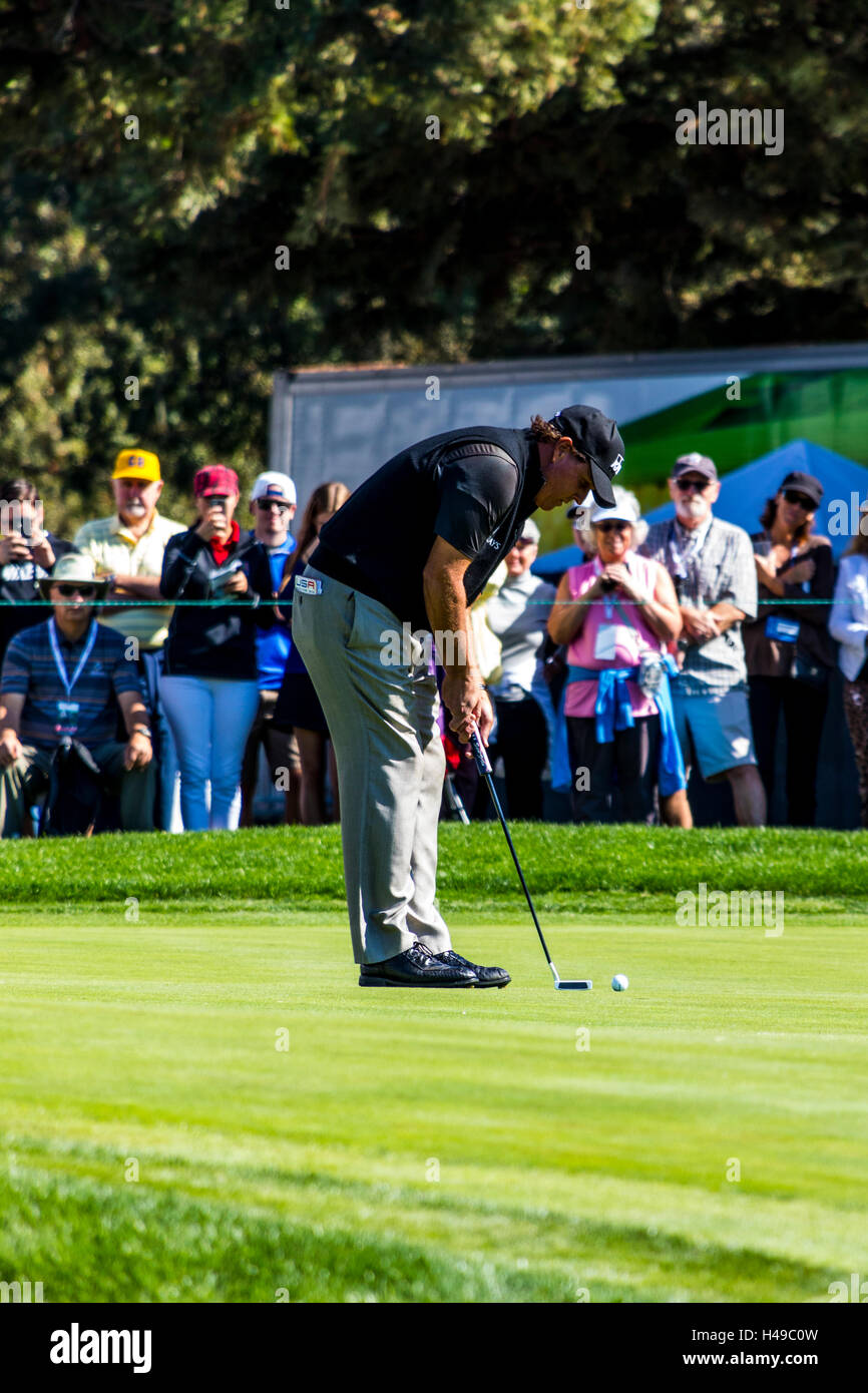 Phil Mickelson al Safeway Open Golf Tournament mercoledì 12 ottobre 2016 durante il torneo Pro-Am in Napa California USA Foto Stock