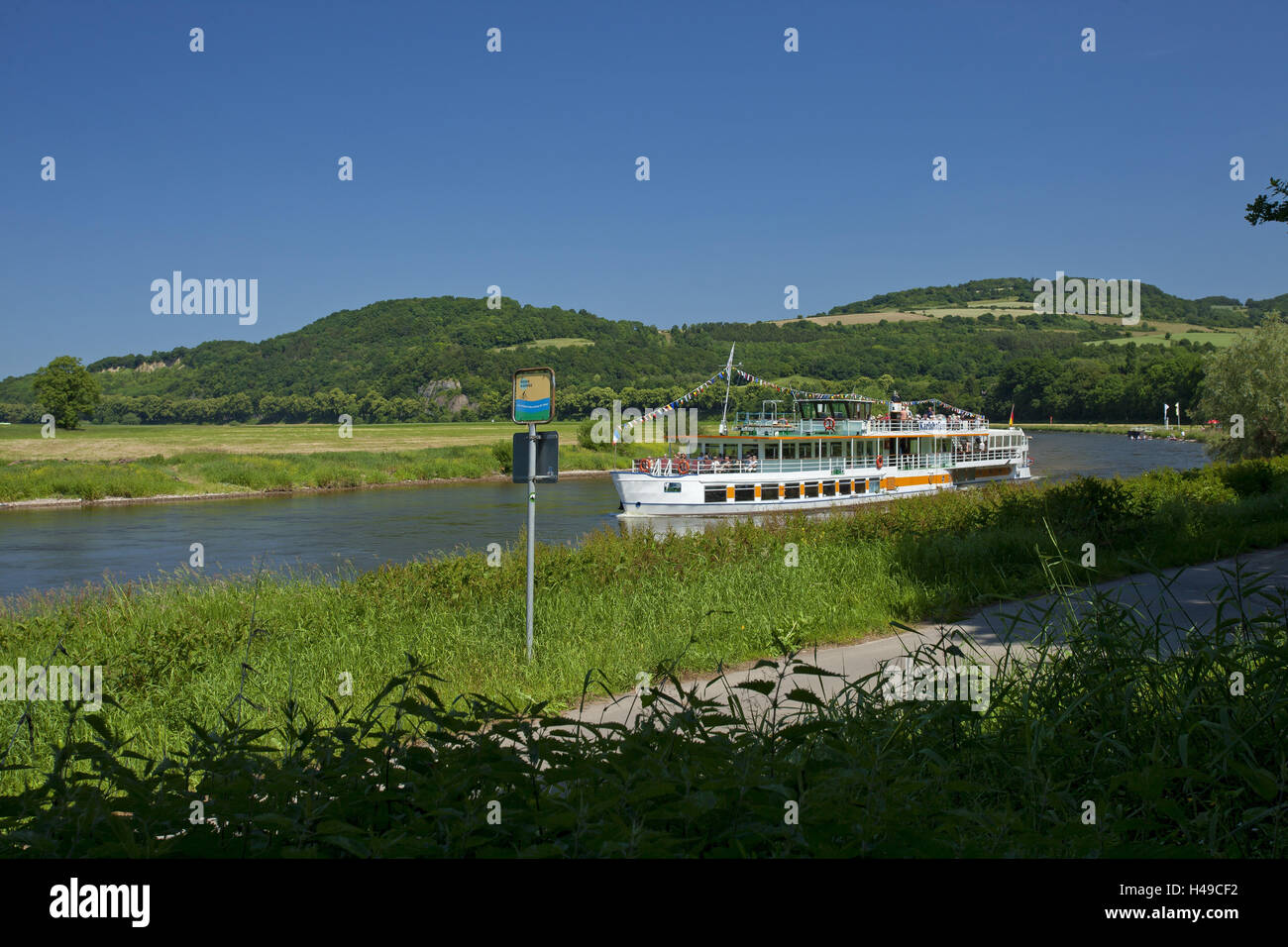 Germania, Weser paese montuoso, Bassa Sassonia, Weser, vacanza nave, Weser pista ciclabile, Foto Stock