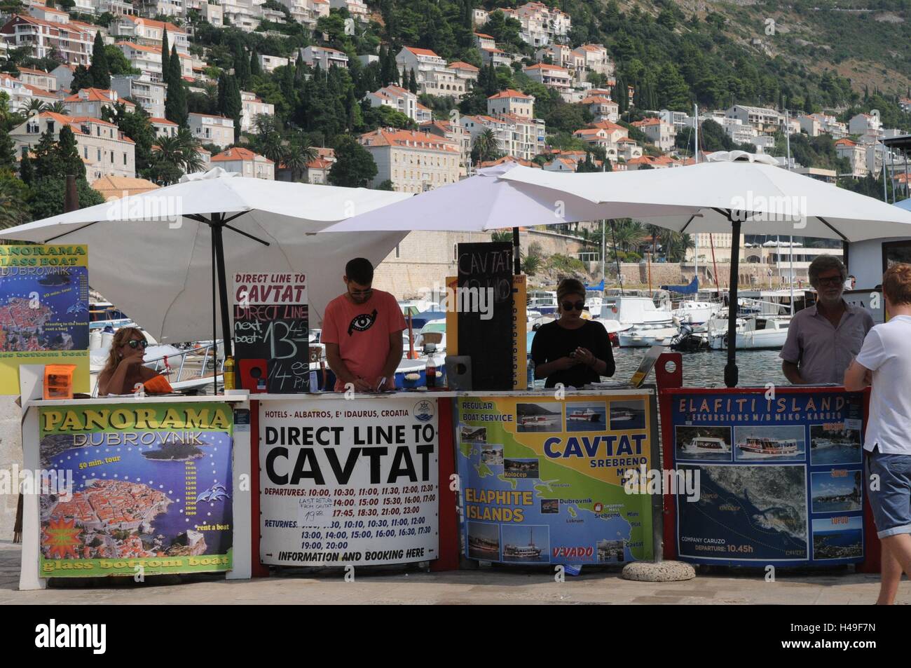 Una selezione di tour operator a Dubrovnik, Croazia Foto Stock
