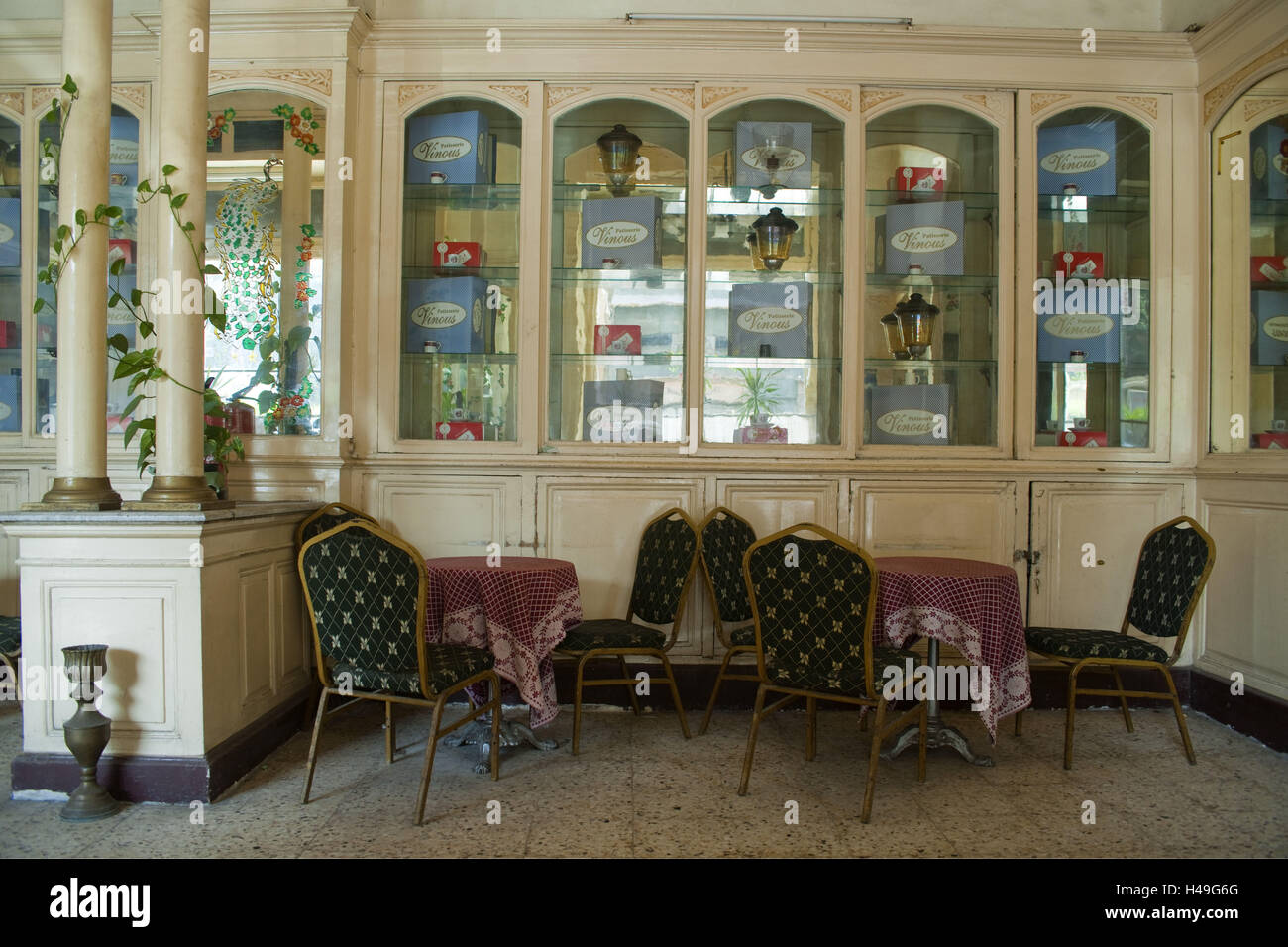 Egitto, Alessandria, pasticceria "vinoso cafe' in stile art nouveau, Foto Stock