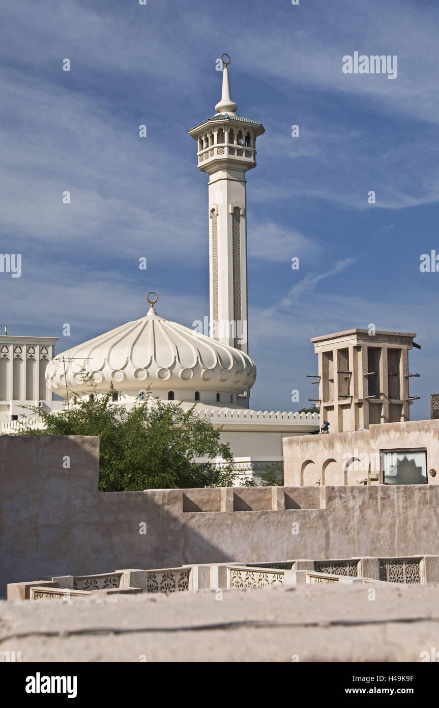 VAE, Dubai, Bastakiya, villaggio del patrimonio culturale, la moschea, la torre eolica, Foto Stock