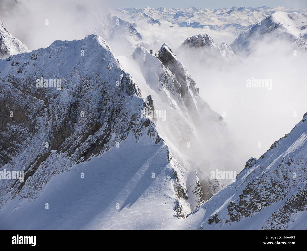 La Svizzera, Canton San Gallo, Alviergruppe, Rosswies, paesaggio di montagna, nebbia le patch Foto Stock