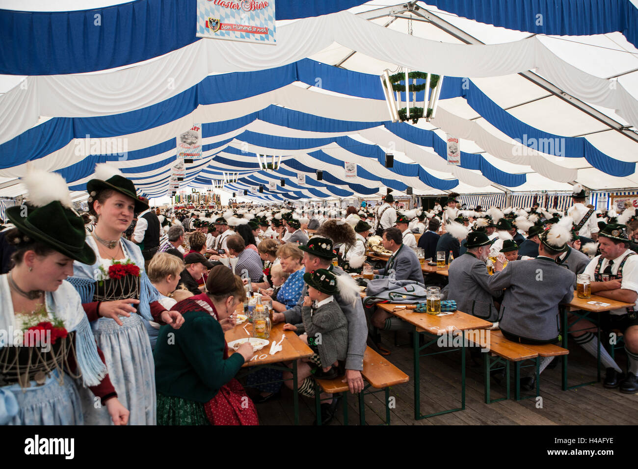 Tenda Festival, costume nazionale associazione, Schöffau village, Alta Baviera, Baviera, Germania, Foto Stock