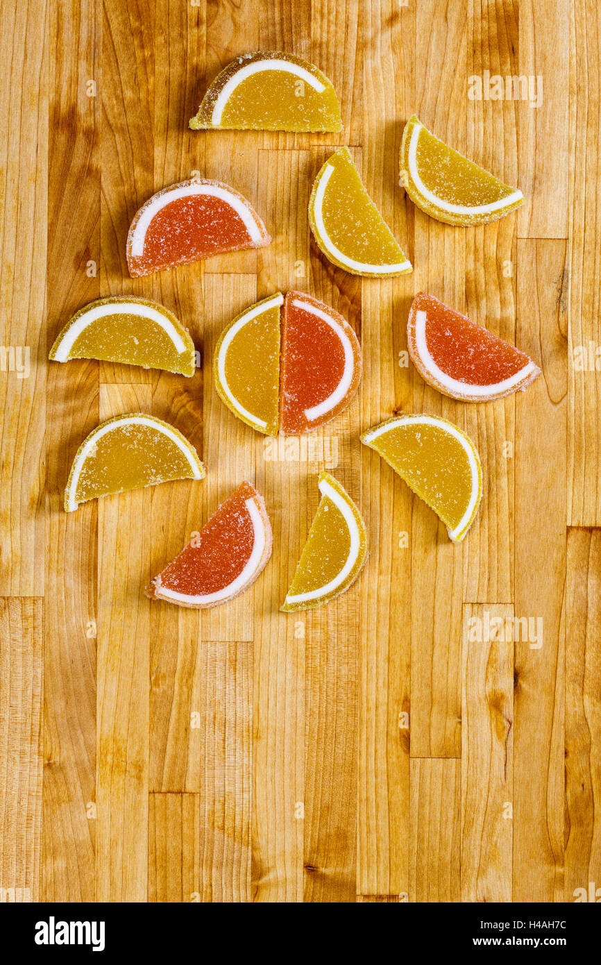 Gelatine di frutta dolci, la disposizione sul tavolo Foto Stock