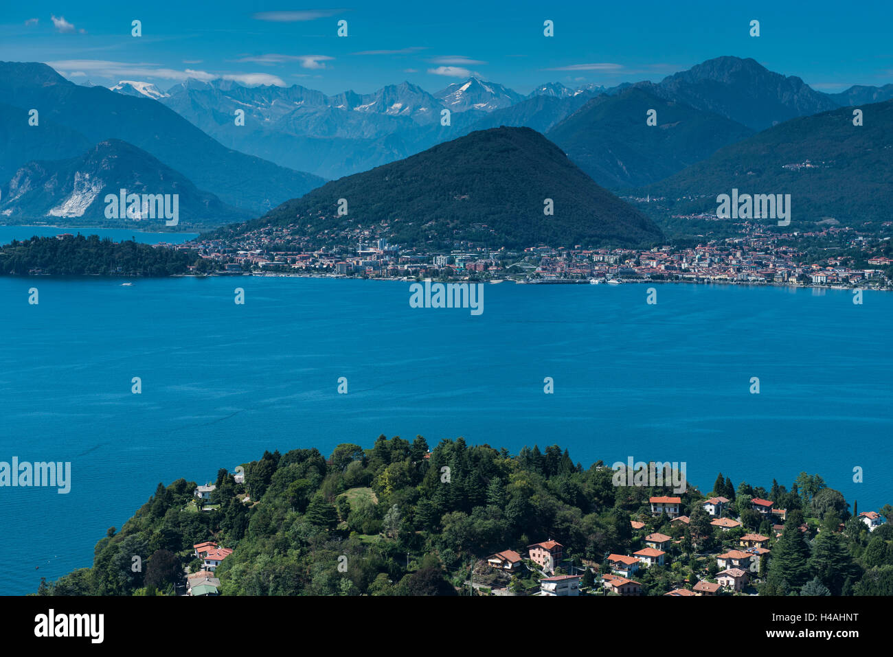 Lago Maggiore vicino a Laveno, Verbania, fotografia aerea, regione Lombardia, Italia Foto Stock
