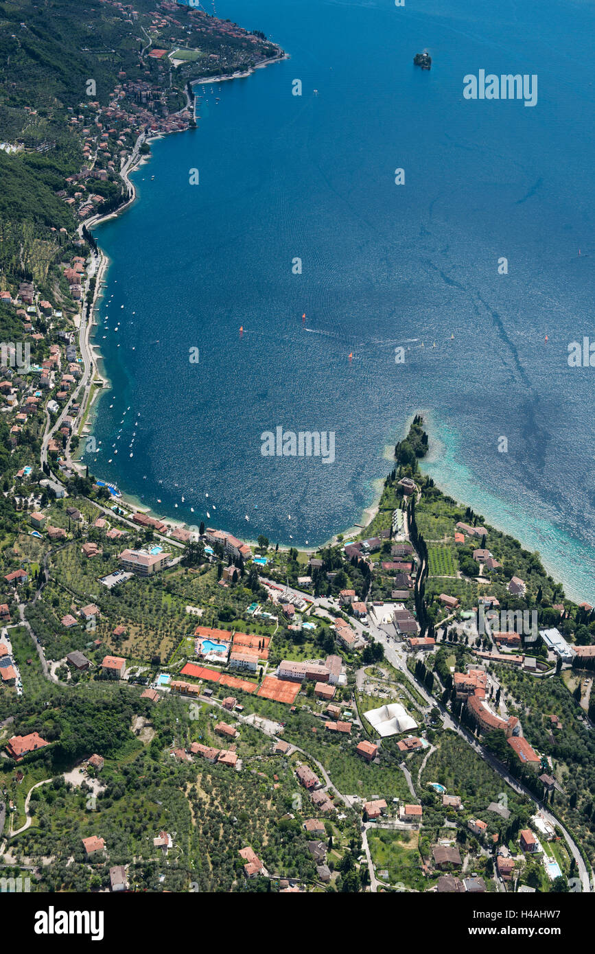 Il lago di Garda, Malcesine, Veneto, fotografia aerea, spiaggia, Italia, lago di montagna, la regione di vacanza rilassante vacanza, Foto Stock