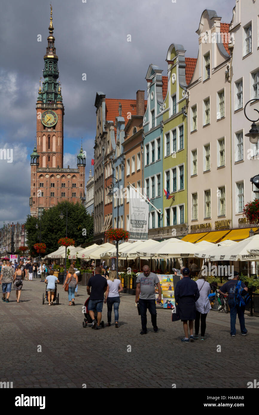 Magnifici edifici di miste di gotico, barocco e stile Renaissaince, molti risalenti al Medioevo, linea Dluga Street, Gdansk Foto Stock