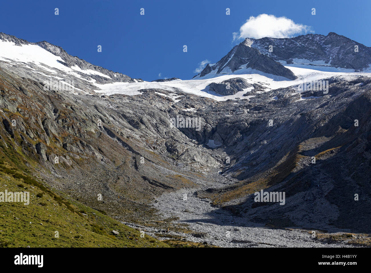 Paesaggio alpino al Schlegeisspeicher e Schlegeisgrund in alta montagna riserva naturale Alpi della Zillertal, Austria Foto Stock