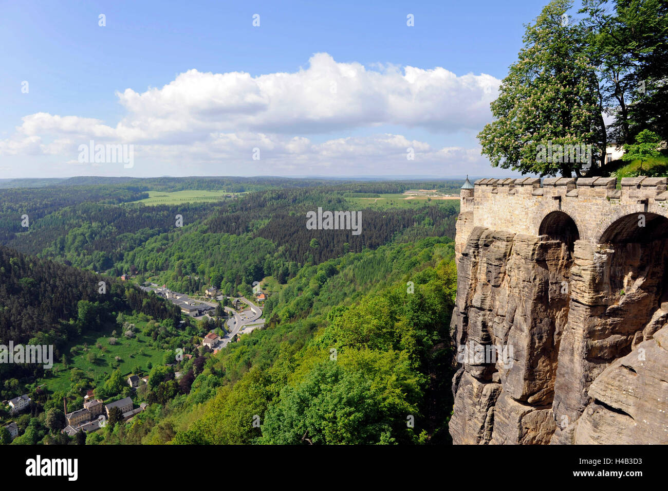 Vista della parete di tamponamento, fortezza Königstein, rinforzo, dungeon, scenario, incontaminata, parco nazionale Svizzera Sassone, Svizzera sassone Foto Stock