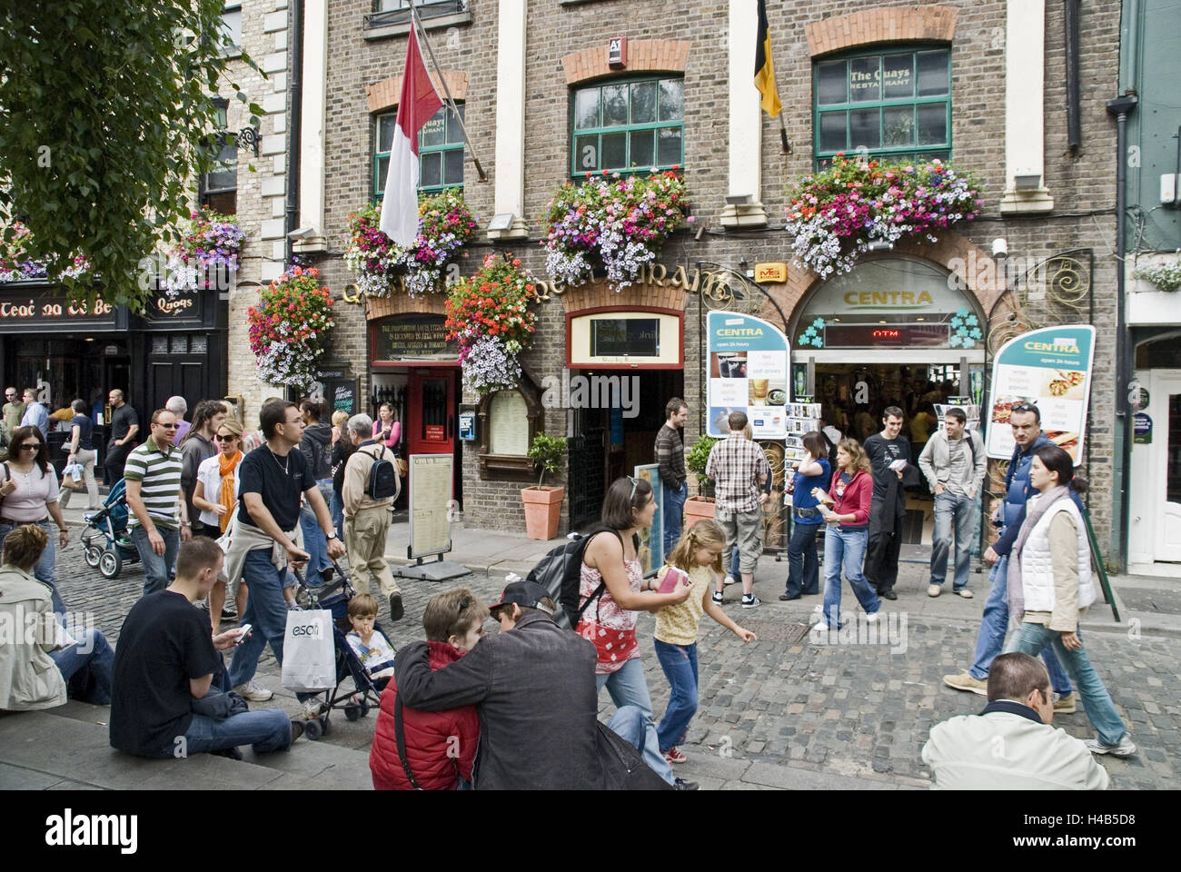 Irlanda, Dublino, centro, Temple bar, pub, ristoranti, persone Foto Stock