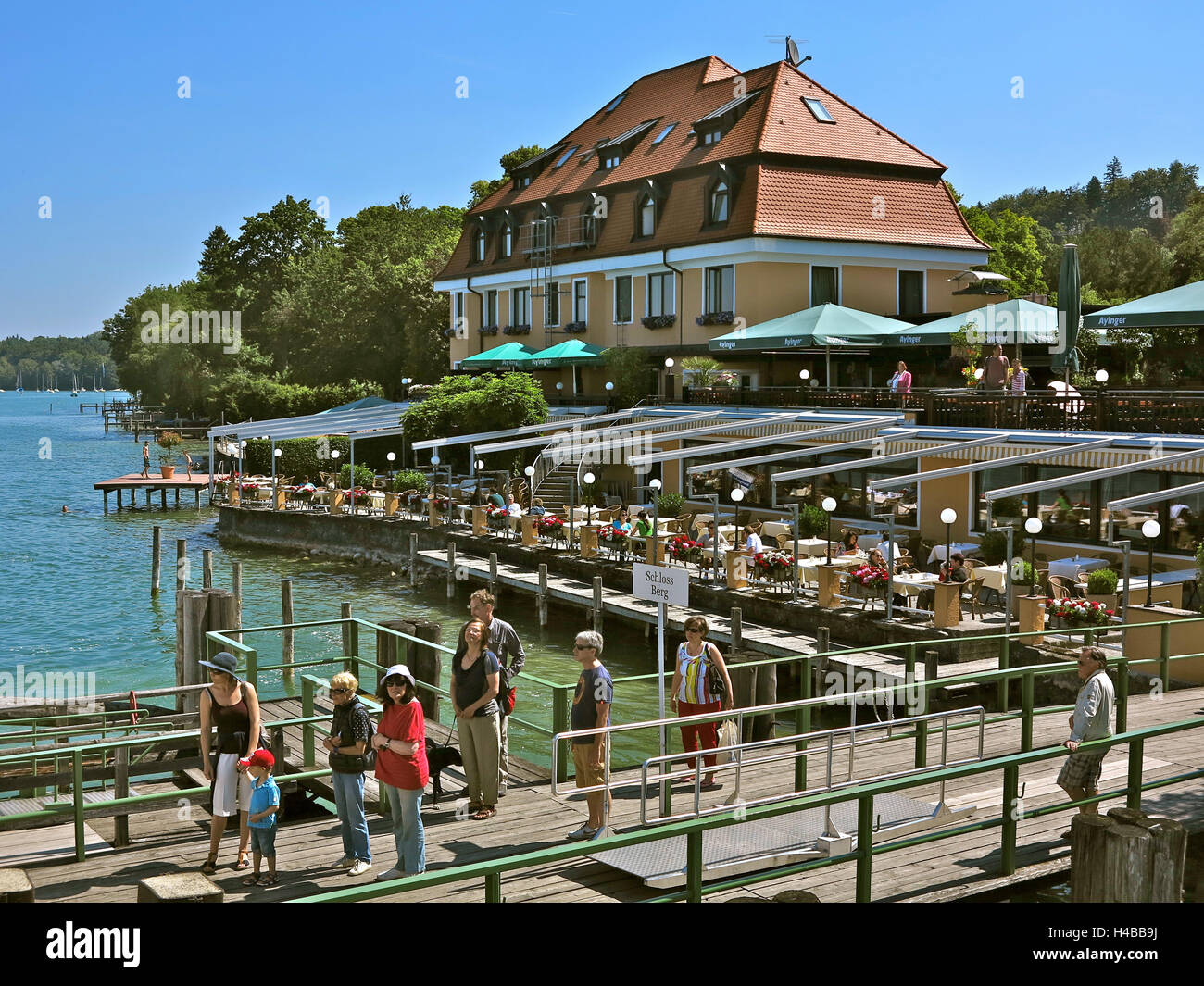 In Germania, in Baviera, area Fünfseenland, il lago di Starnberg, Castello di Berg Foto Stock